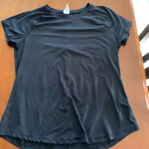 Black workout tee